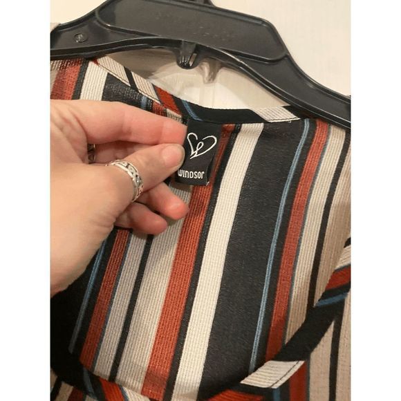 ☀️ Windsor Women Long Sleeve Tie Cropped Top Red Black & White Stripes Sz Small - Picture 4 of 5